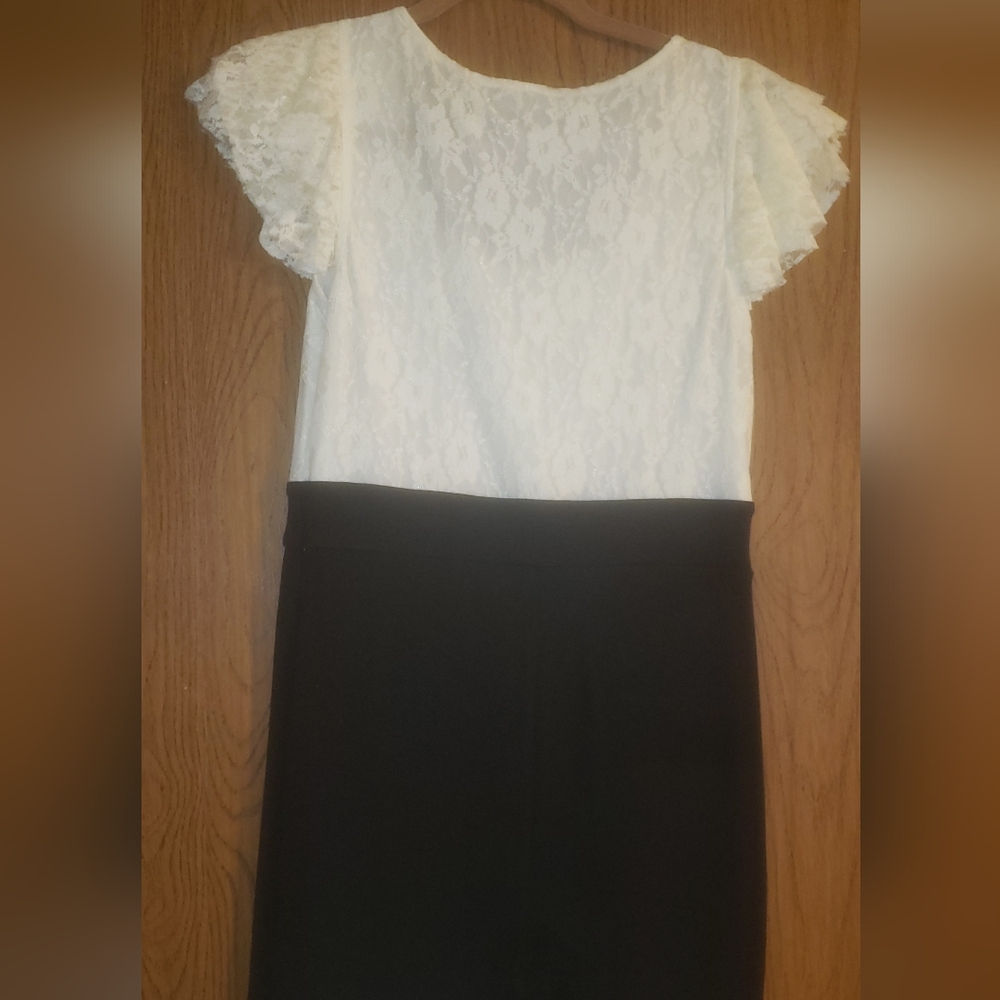 Forever 21 Cream Lace Top